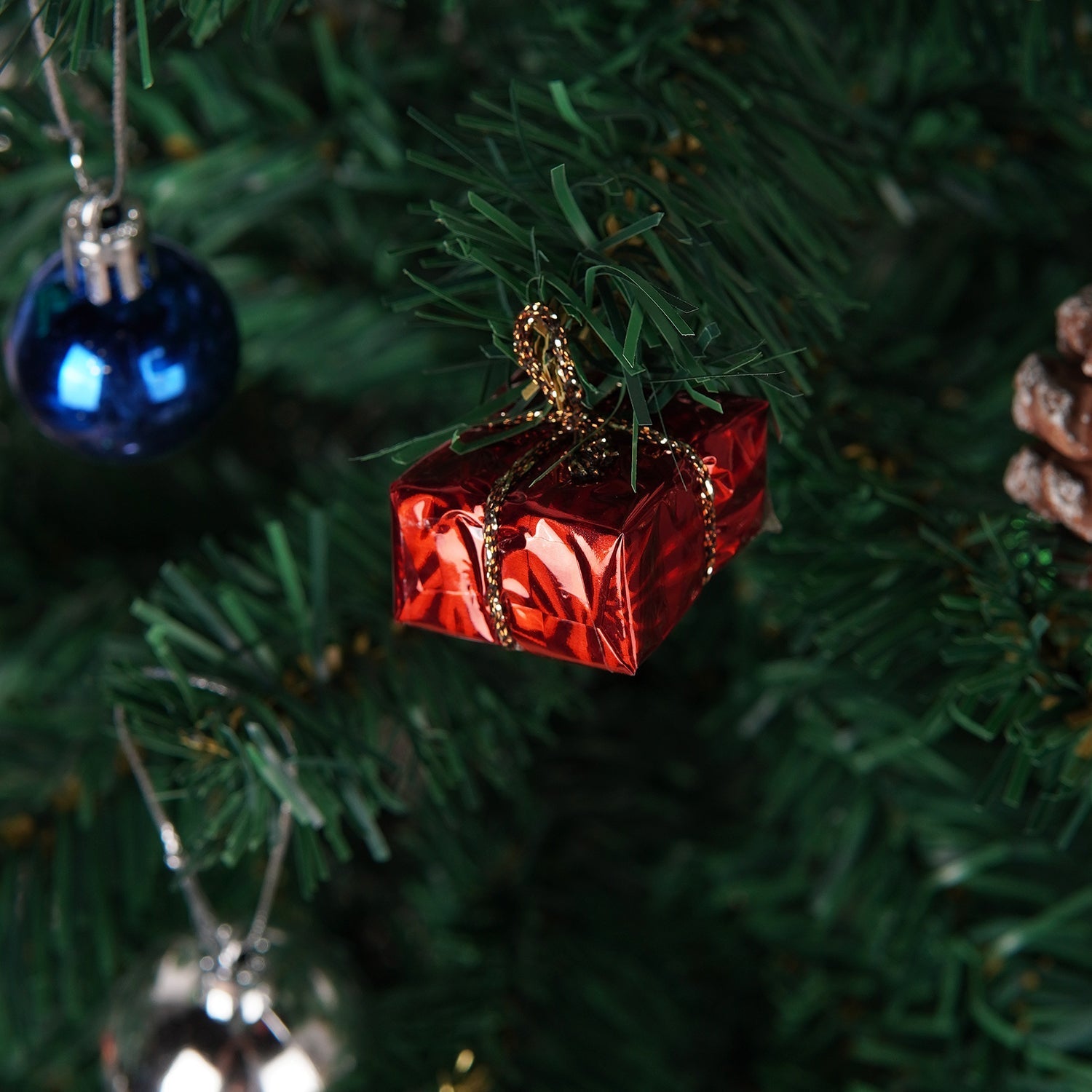 Artificial Fake Hanging Gift 12 Pcs For Christmas Party Decor - aliakbardecoration